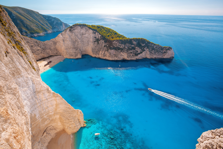 Zante's inside to the Night life, Bars and Beaches! 